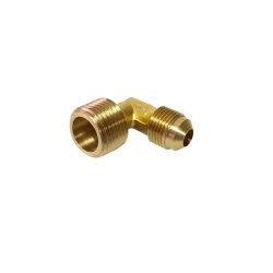 Codo de 90 flare macho 3/8 a 1/4 para gas de refrigeración